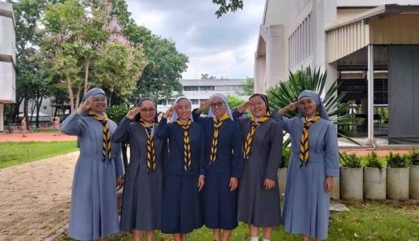 สมาชิกคณะผู้รับใช้ดวงหทัยนิรมลของพระแม่มารีย์ เข้ารับการฝึกอบรมวิชาผู้กำกับลูกเสือ ณ วิทยาลัยแสงธรรม